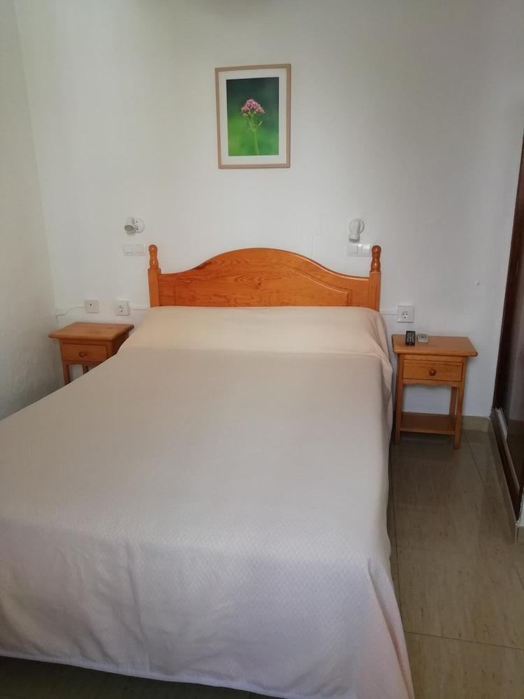 Hostal Sierpes Seville Exterior photo