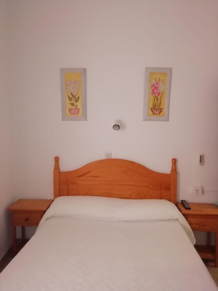 Hostal Sierpes Seville Exterior photo